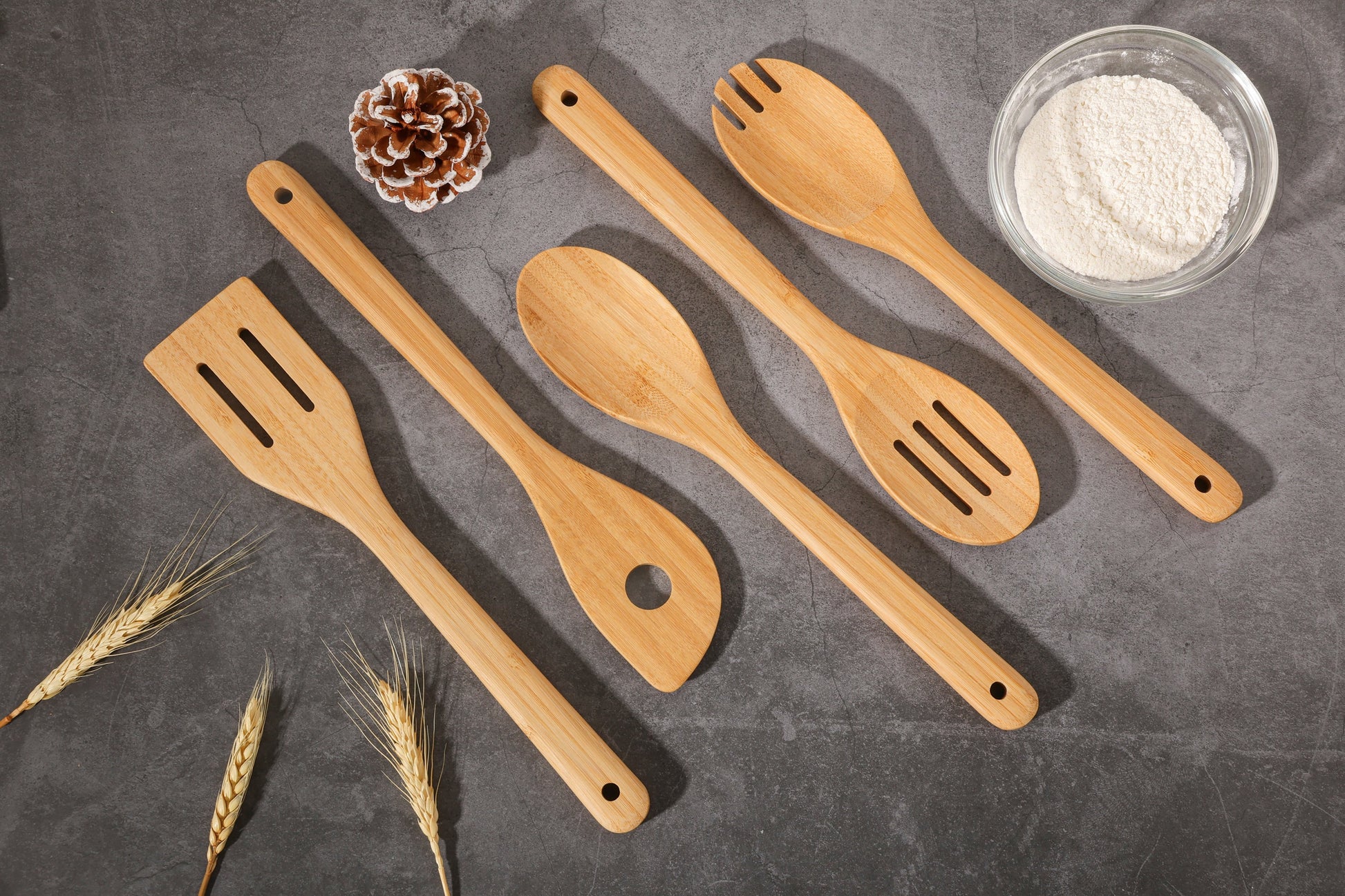 Seamless One-Piece 5pk Bamboo Spoons for Cooking, Kitchen Essential Tools Set - Heat-Resistant Silicone Cooking Spatula Turner Detail