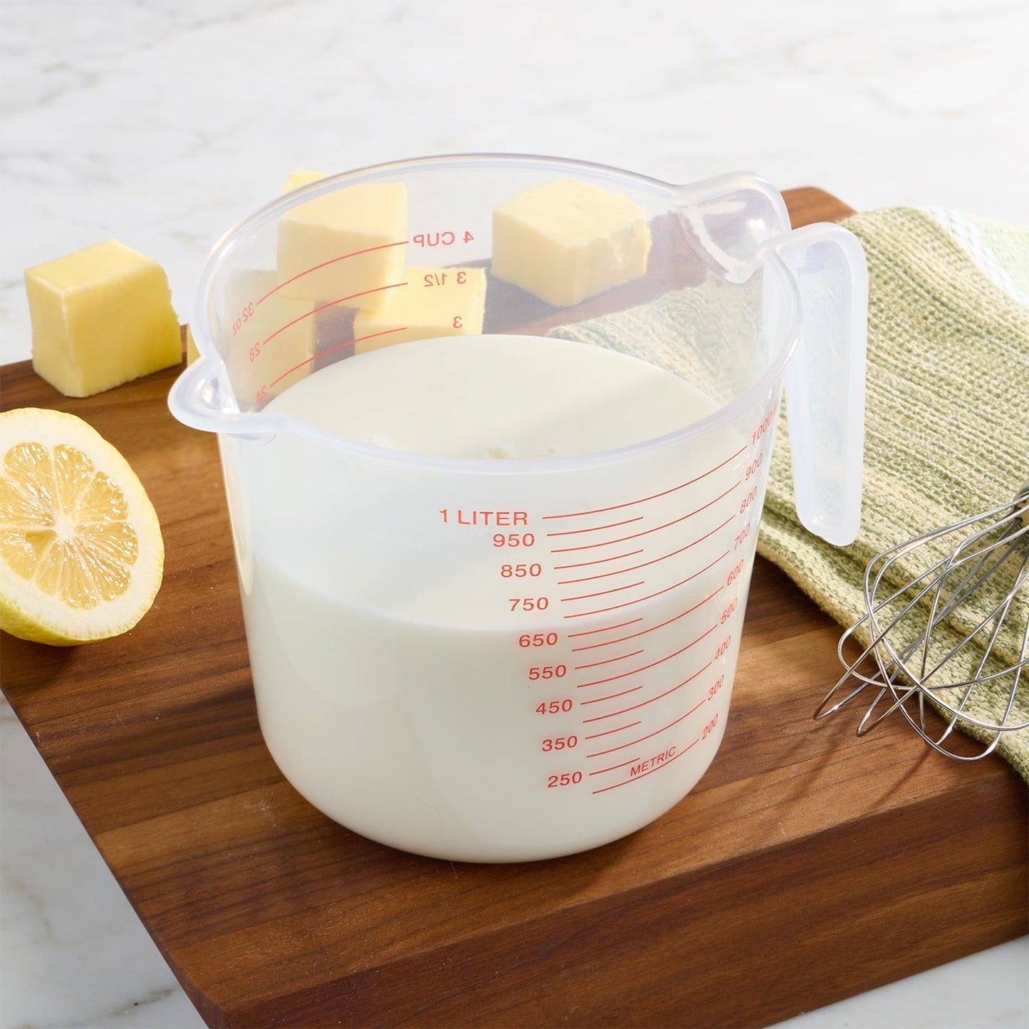 Time-Saving (12 pack) 4 Cup PP Plastic Measuring Cup, 32 oz, Clear - Premium Stainless Steel Garlic Presser & Peeler Detail