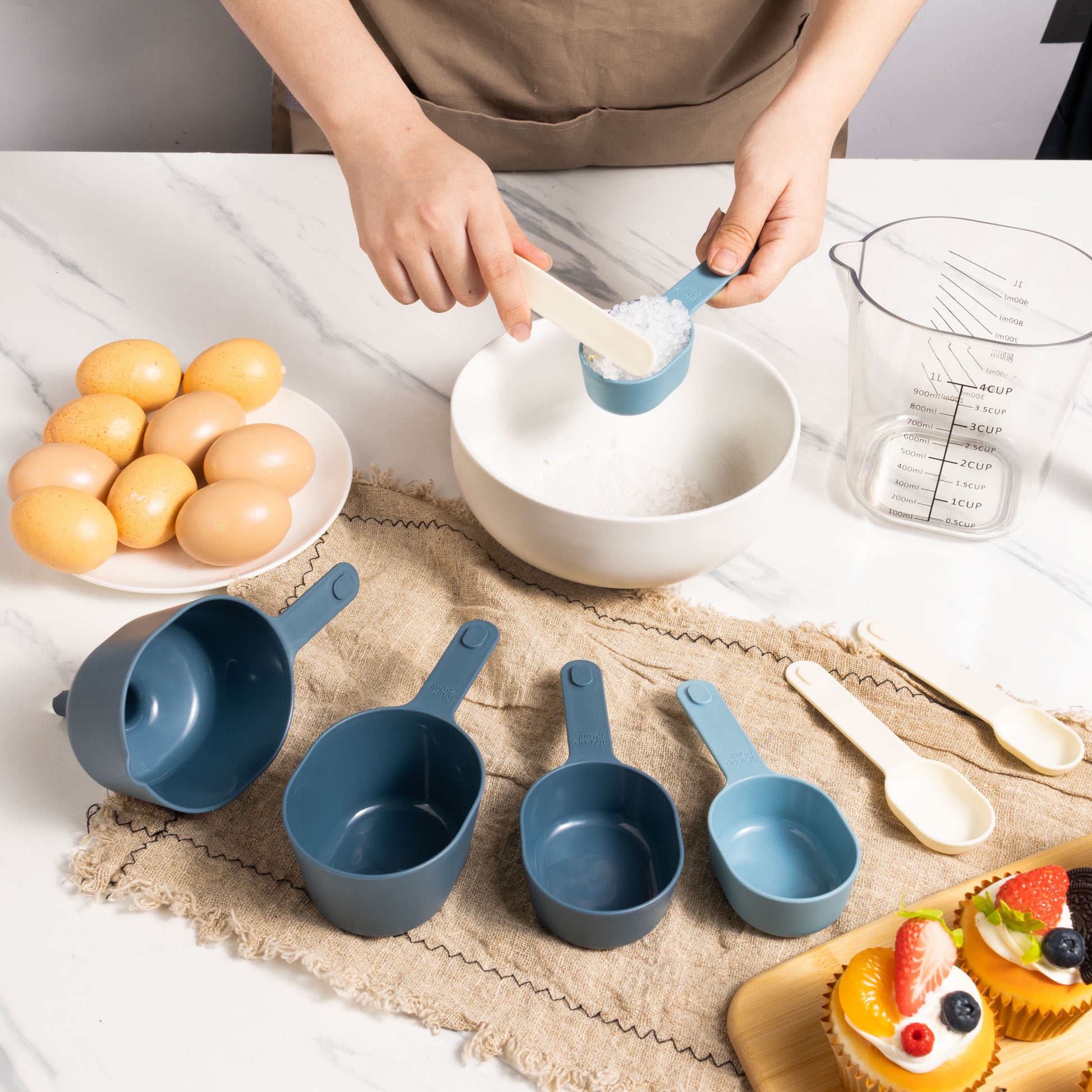 Innovative 9-Piece Stackable Measuring Set Kitchen Tools for Cooking, 7.48" L, Blue - Premium Stainless Steel Garlic Presser & Peeler Detail